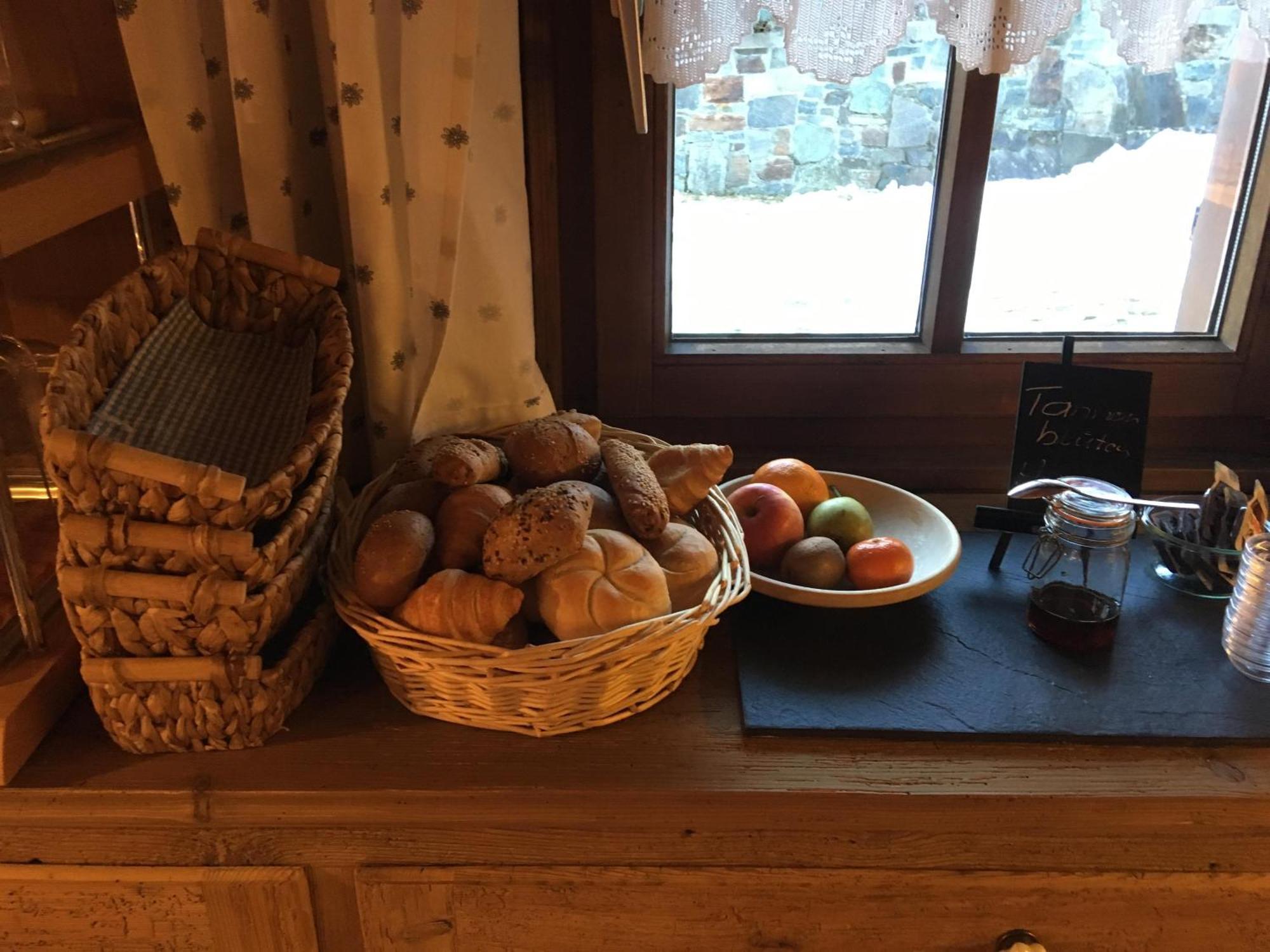 Haus Saler Bed and Breakfast Gaschurn Buitenkant foto